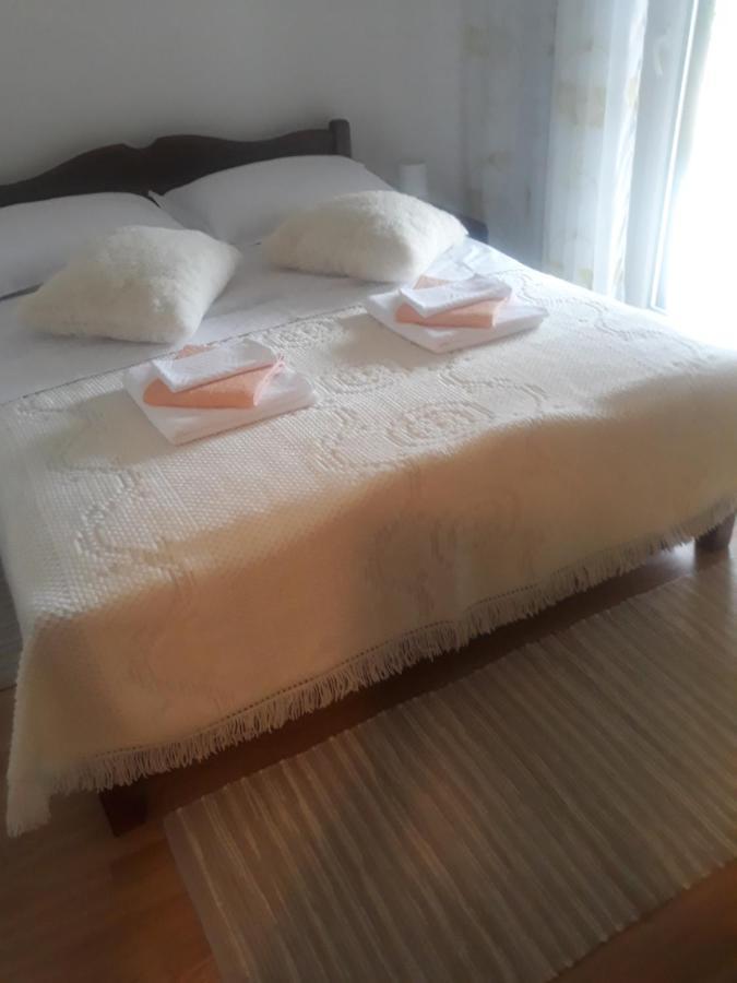 Apartman Lana Kijevo Exterior foto